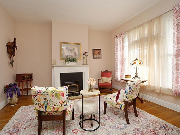 4th image of 2144 Williams Ave