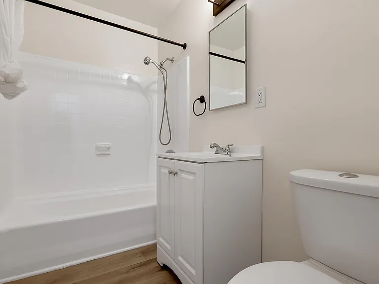 6633 Crenshaw Blvd #8 — Photo 10
