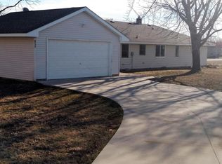 8732 Garvey Ct, Monticello, MN 55362
