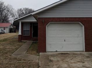 108 E Neal St, Farmington, AR 72730