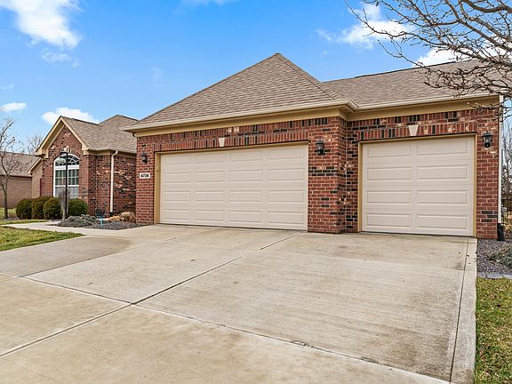 3rd image of 4734 Shady Ridge Row