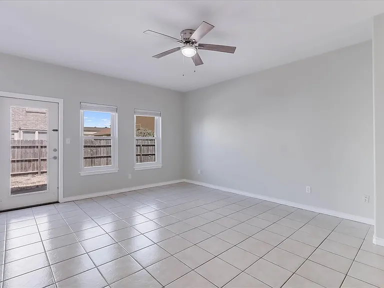 15513 Palmira Ave #B — Photo 6