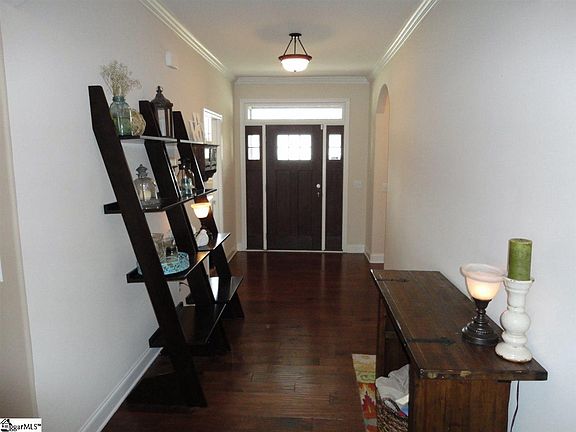 3rd image of 115 Colewood Pl