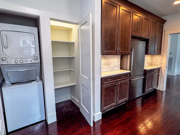 1530-1532 Hillary St #1530 — Photo 14