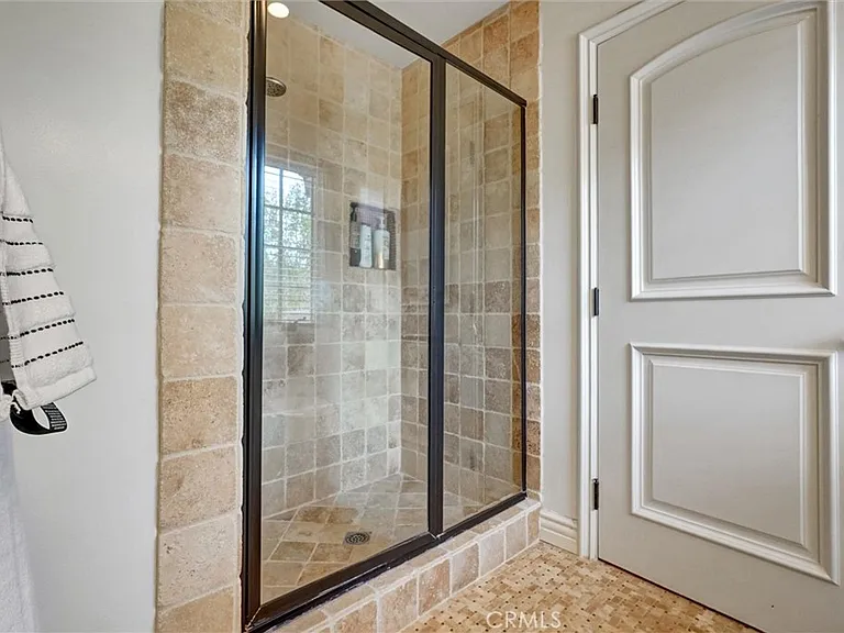 4751 Topeka Dr — Photo 46