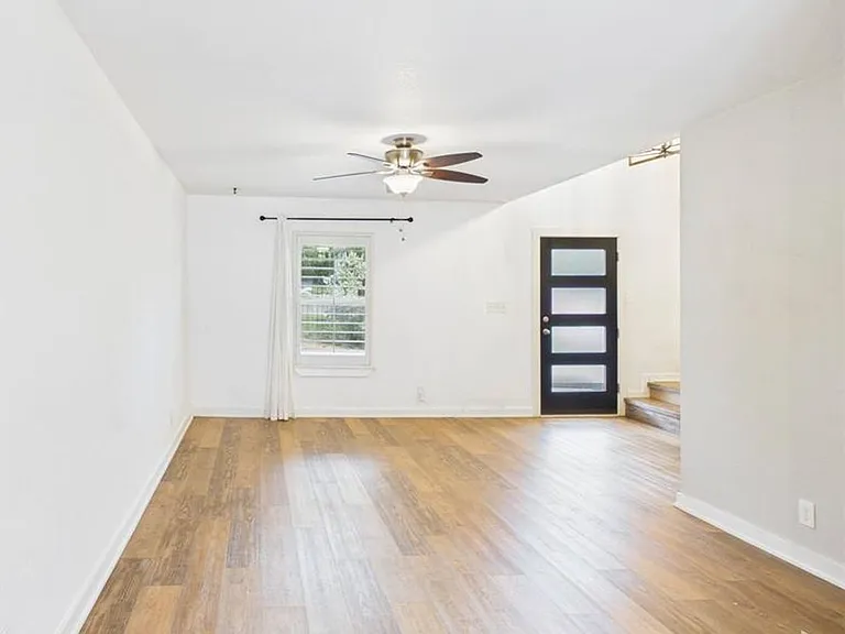 6211 Manor Rd #107 — Photo 33