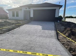 810 Floyd Ave S, Lehigh Acres, FL 33976