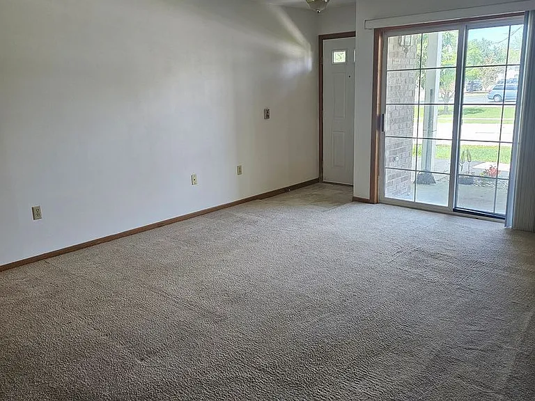 475 Linden Dr #501 — Photo 4