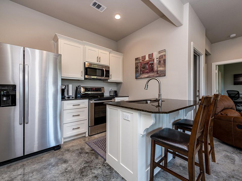 1st image of 39 Purfleet Dr