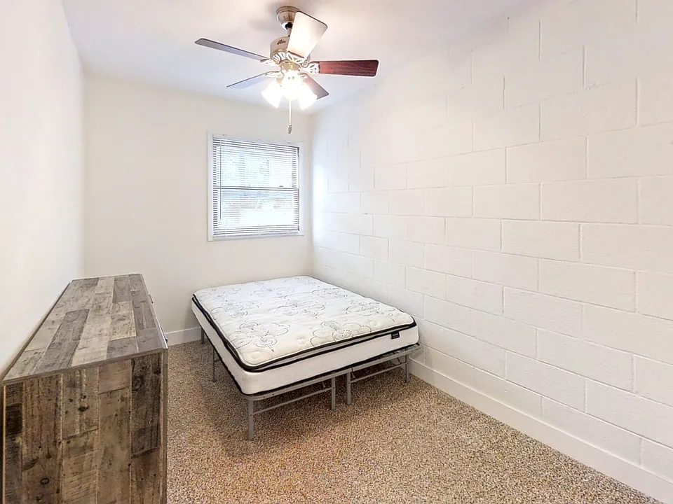 209 E Clark St #8