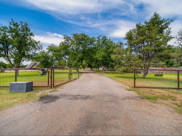 318 Who Who Dr, Carlsbad, NM 88220