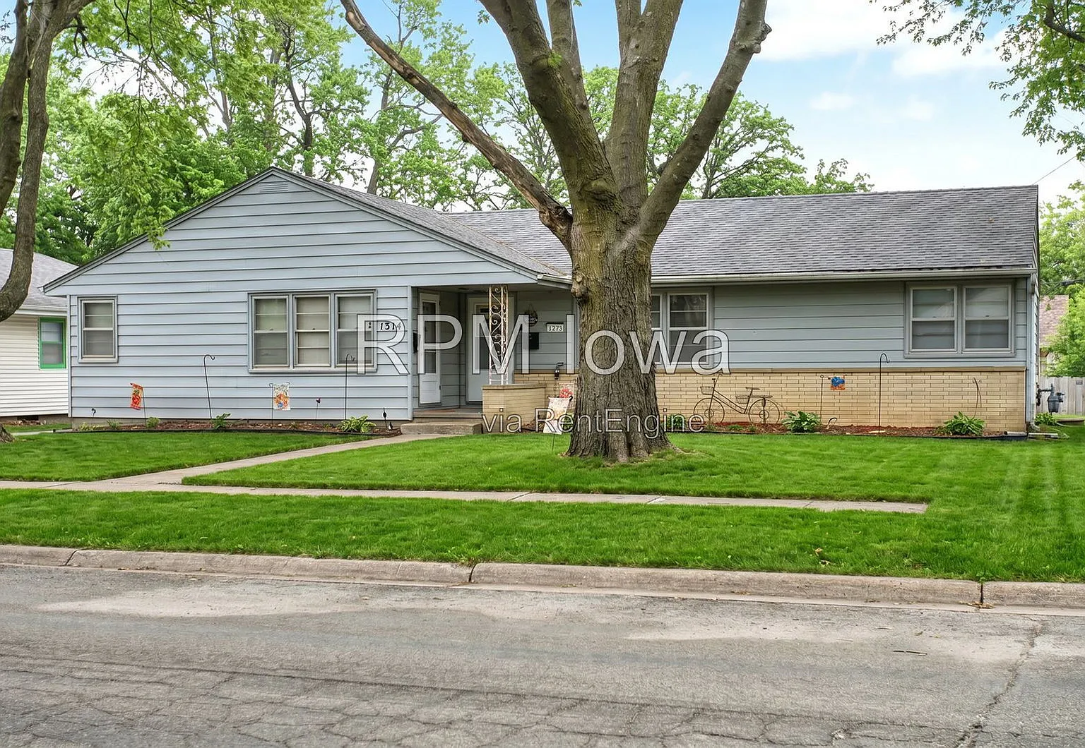 3 bed, 2.0 bath, 816 sqft, $1,545 — Photo 3