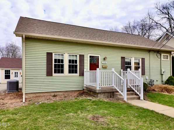 859 Walnut St, Perrysburg, OH 43551