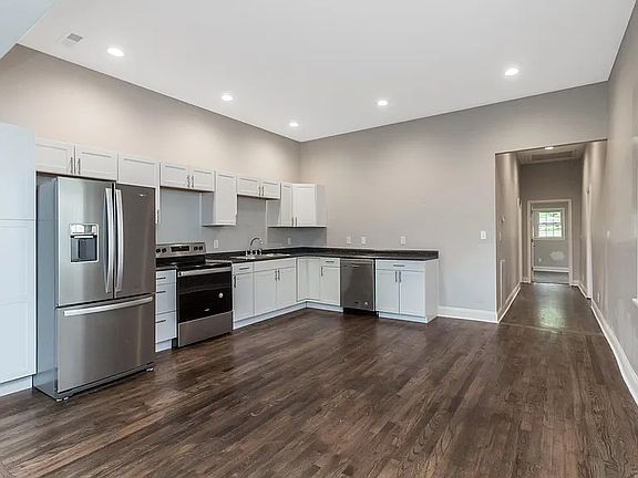 2nd image of 2420 E 12th St #1