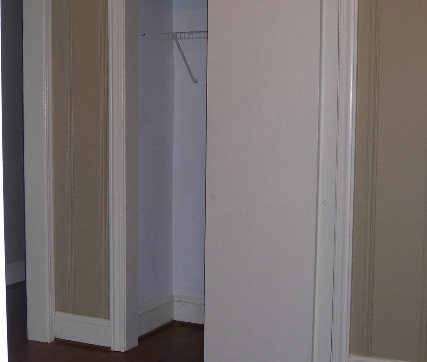 2 bed, 1008 sqft, $1,350 — Photo 1