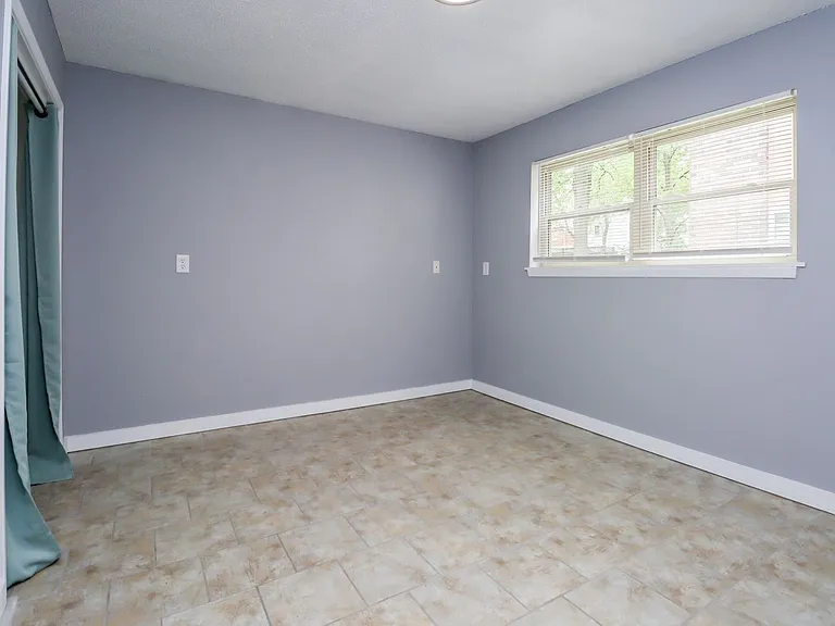402 Lawrence Pl — Photo 21