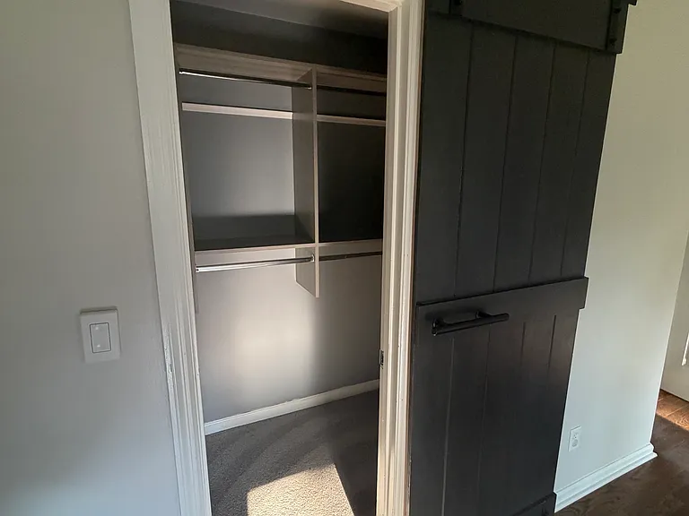 3270 Glasco Dr — Photo 8