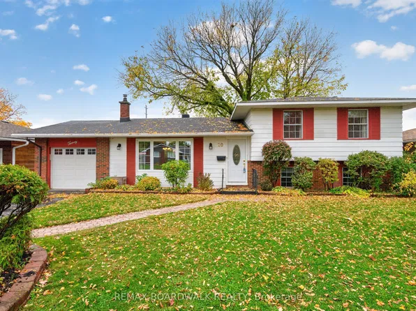 20 Tripp Cres, Ottawa, ON K2J 1C6