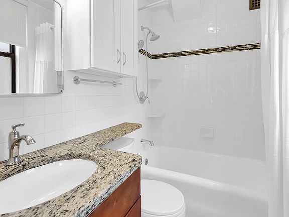 5th image of 121 W 72nd St #14AB