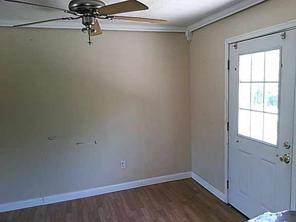 3rd image of 127 Meadow Creek Dr