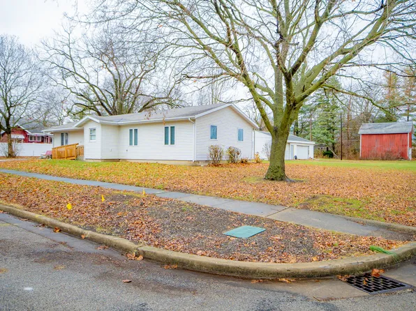 107 W Vine St, Piper City, IL 60959