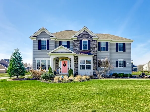 6420 Ridgeline Dr, Hudson, OH 44236