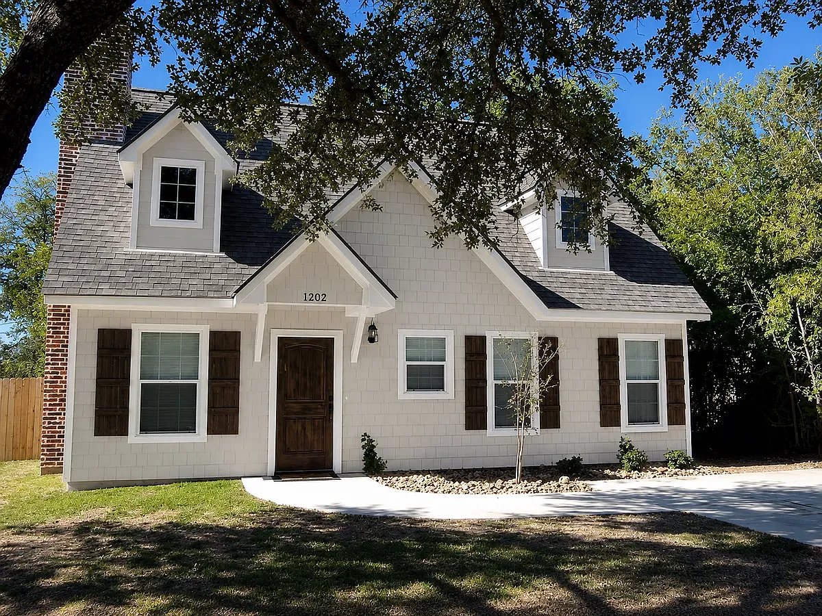 5 bed, 1870 sqft, $5,000 — Photo 1