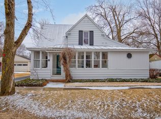 609 W Maple St, Wayland, MI 49348