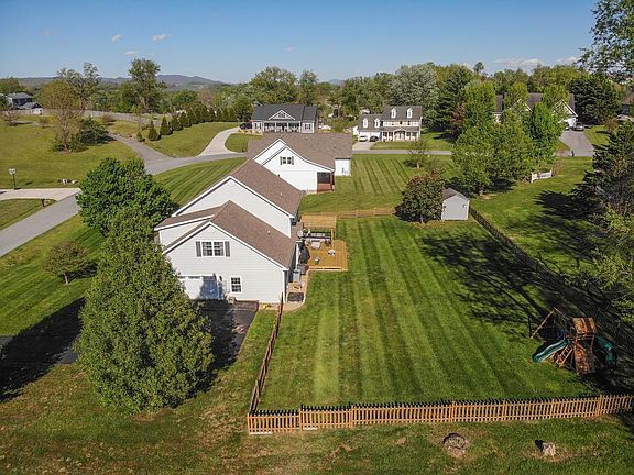 2nd image of 104 Holly Ridge Rd
