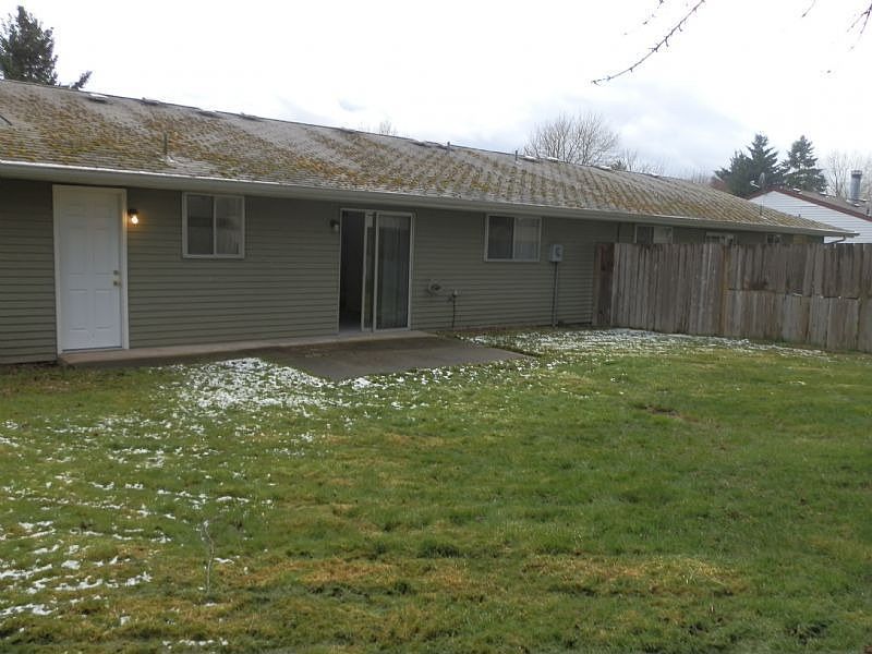 1st image of 15902 NE 2nd St