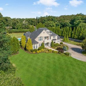 383 Ocean Rd, Narragansett, RI, 02882