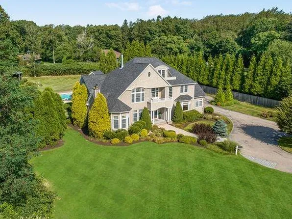 383 Ocean Rd, Narragansett, RI 02882