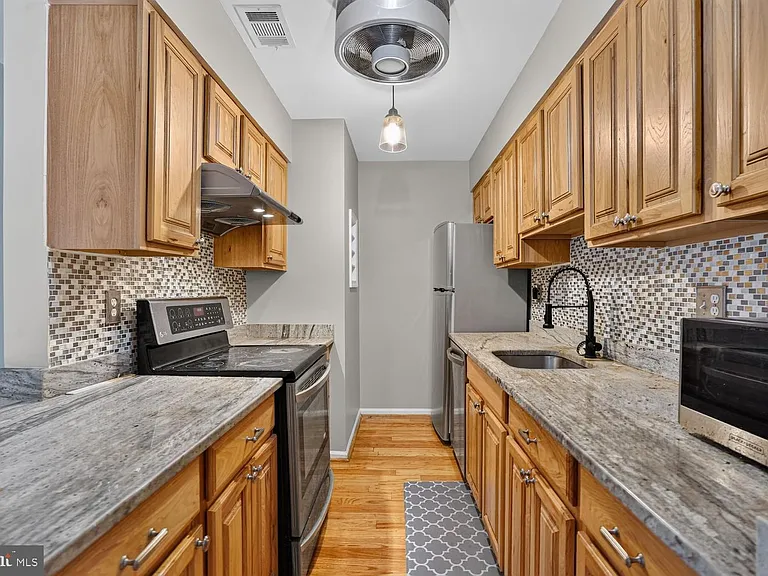 5905 E Noblestown Rd #E — Photo 3