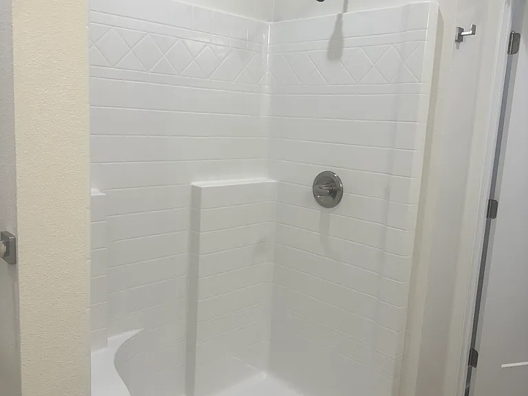 1101 Emerald Cv — Photo 4