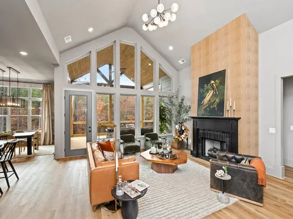 1932 Heartpine Dr, Birmingham, AL 35244