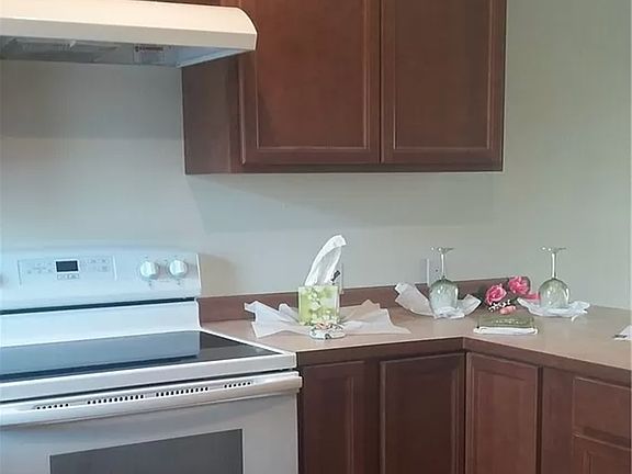 2nd image of 330 NE 7th Ave Unit 5