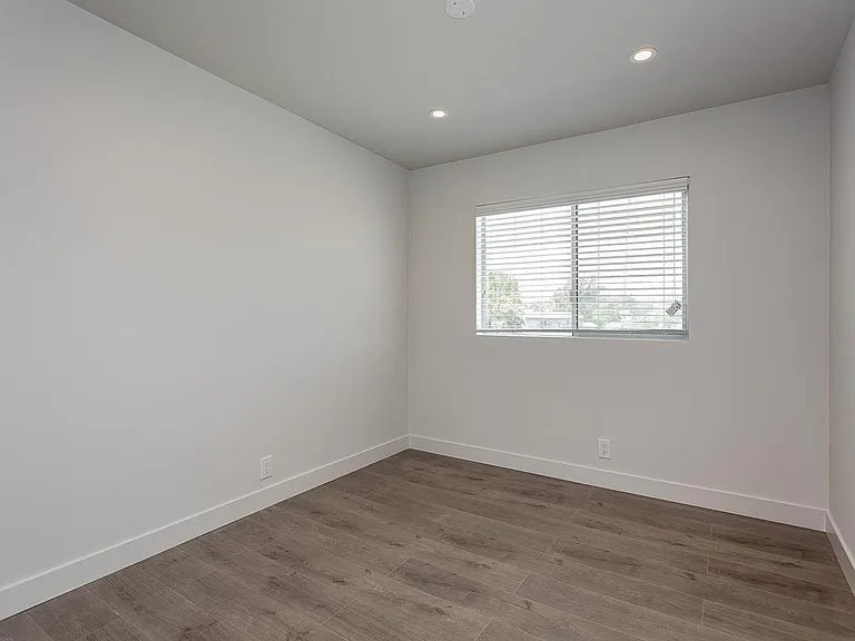 1541 Rockwood St #8 — Photo 7