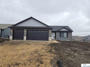 320 Falcon Run, Eagle Lake, MN 56024