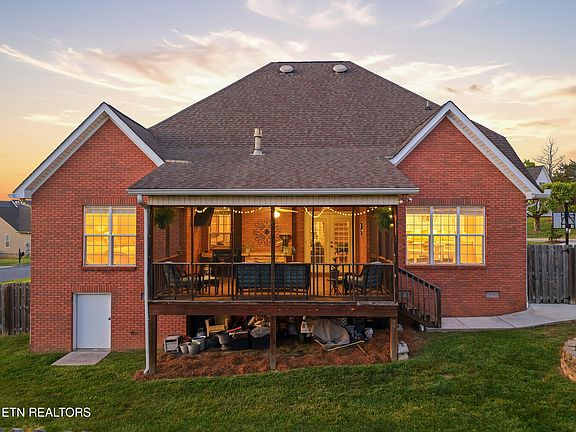 3rd image of 121 Ivy Mill Ct