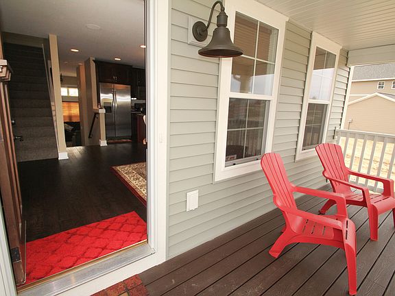 3rd image of 605 Beachwood Path