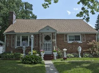 93 Francis St, Springfield, MA 01104