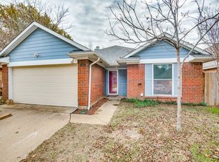 2208 Wembley Downs Dr, Arlington, TX 76017