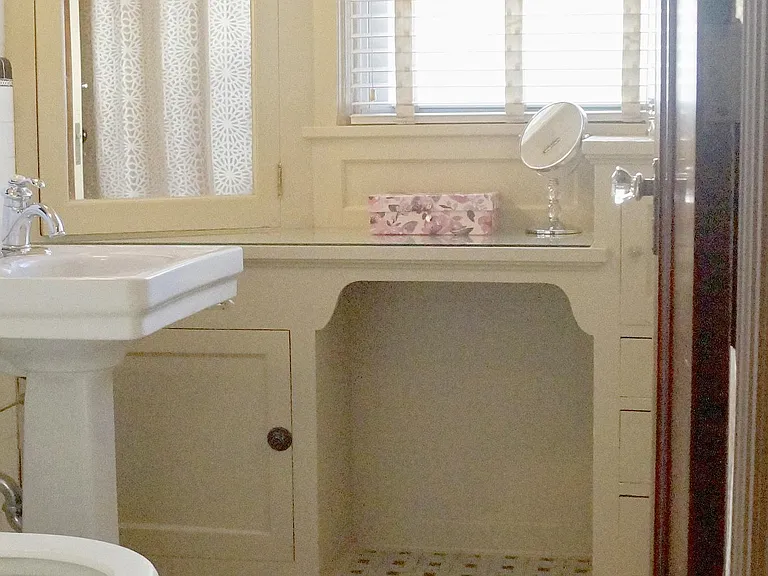 2nd Floor Bathroom