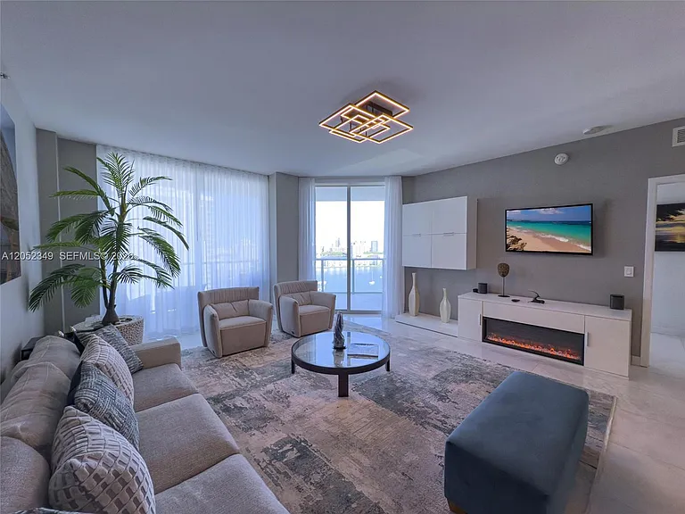 17111 Biscayne Blvd #1705 — Photo 11