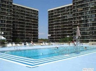 15218 Union Tpke STE 1, Flushing, NY 11367