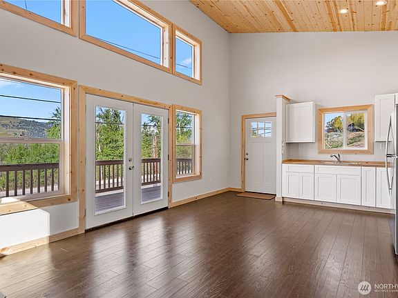 3rd image of 428 Castle Avenue