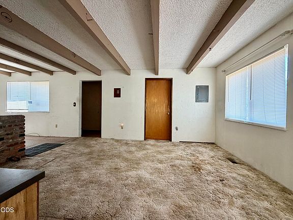 3rd image of 3526 Altamont Dr