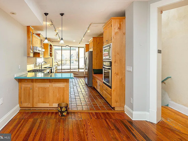 7 N Loudoun St #1/2 — Photo 11