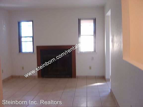 4th image of 317 Richard Dr APT A