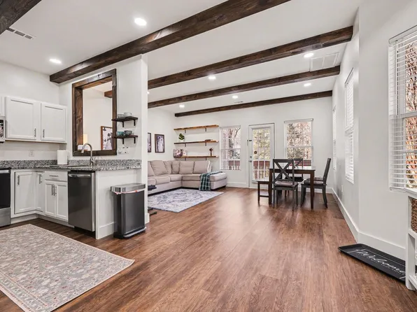 12 Moorefield Ct, Durham, NC 27705